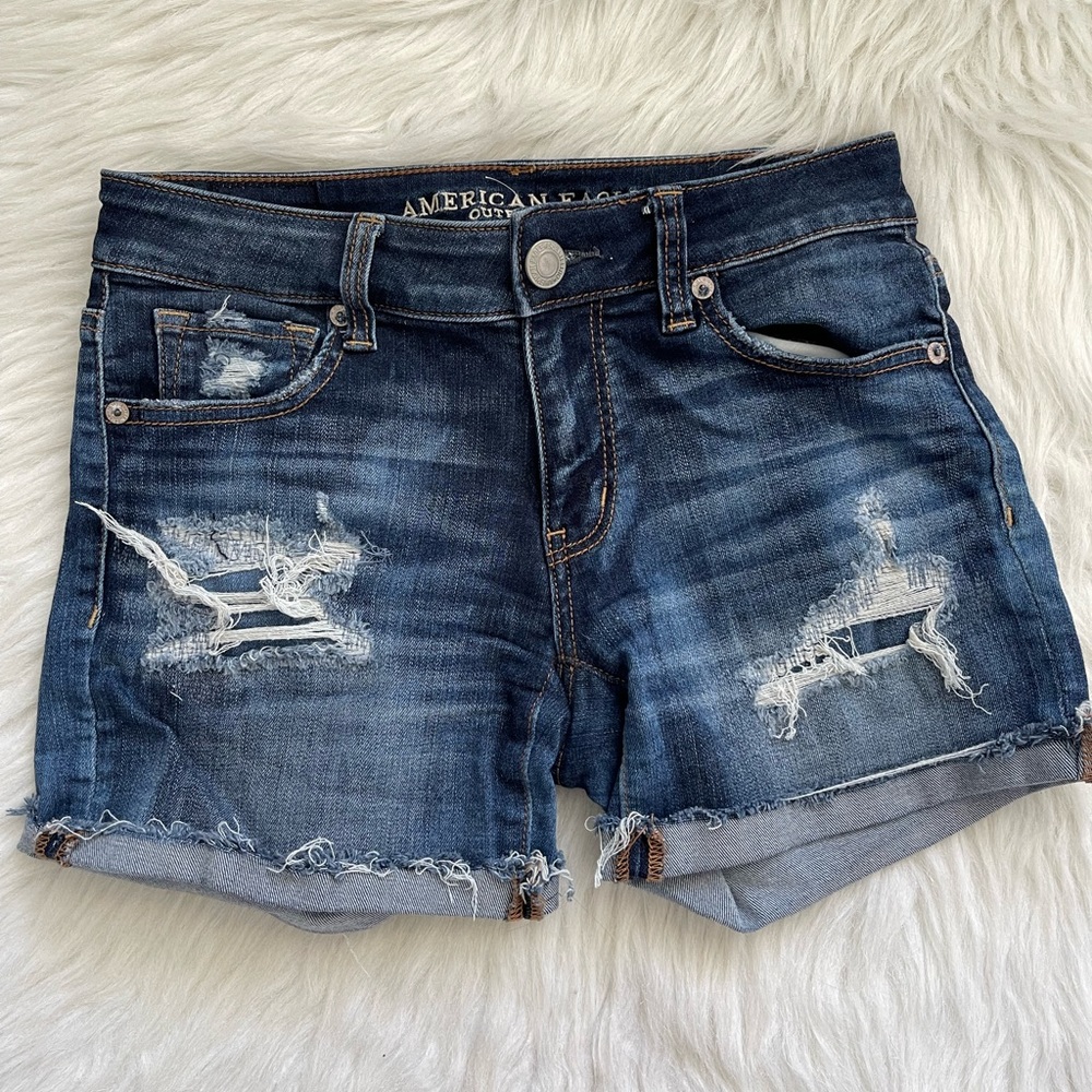 AMERICAN EAGLE Distressed denim midi shorts Size 0